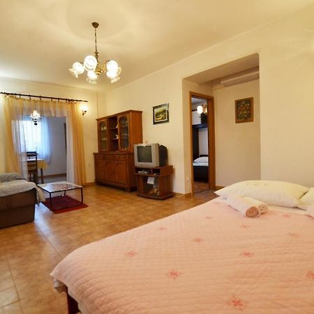 كانافانار Miro Apartments المظهر الخارجي الصورة